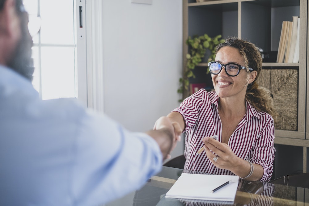 Mettre fin à un contrat de remplacement : tout ce que vous devez savoir