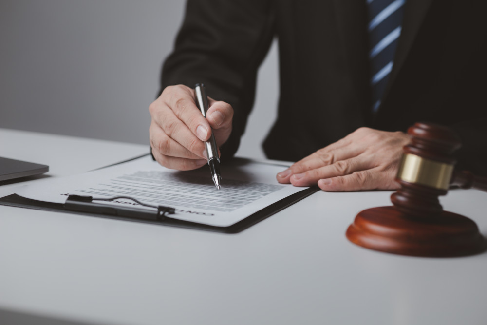 Cabinet juridique ou avocat : Vers qui se tourner pour une assistance juridique de qualité ?