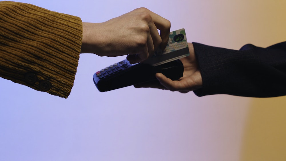 Cartes bancaires, chèques, espèces : quels moyens de paiement êtes-vous obligés d’accepter ?
