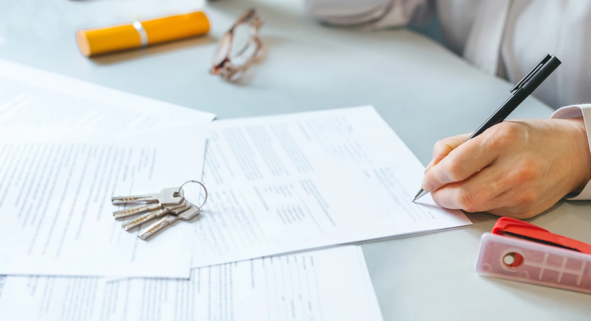La responsabilité des entreprises en cas de rupture abusive de contrat : enjeux et conséquences juridiques